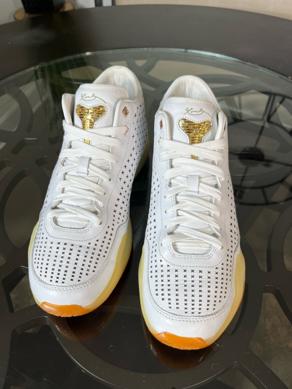 Nike Kobe X 10 Mid EXT
White Gold GUM Leather Shoes Men's Size 11.5 - Picture 3 of 6